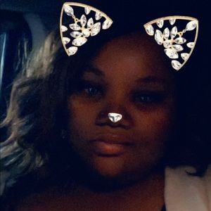 Meet your Posher, Desiree